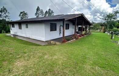 Imagem: A fazenda possui 11.251m² de Área e está localizado em Colônia