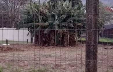 Imagem: O terreno possui 542m² de Área e está localizado em Encosta