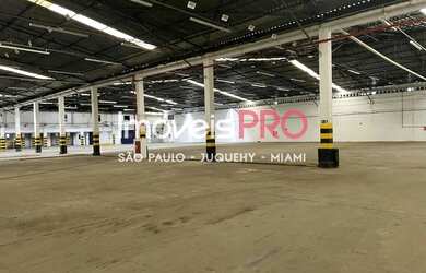 Imagem: O depósito possui 11000m² de Área e está localizado em Vila
