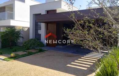 Imagem: A casa em condomínio possui 3 Dormitórios, 3 Banheiros, 3