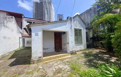 Imagem: A casa possui 5 Dormitórios, 3 Banheiros, 3 Vagas na garagem