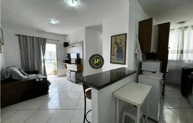 Imagem: O apartamento possui 2 Dormitórios, 1 Banheiro, 1 Vaga na garagem