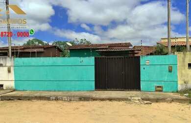 Imagem: A casa possui 2 Dormitórios, 1 Banheiro, 2 Vagas na garagem