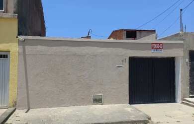 Imagem: A casa possui 2 Dormitórios, 2 Banheiros, 1 Vaga na garagem