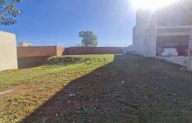 Imagem: O terreno possui 210m² de Área, Imóvel novo e está localizado