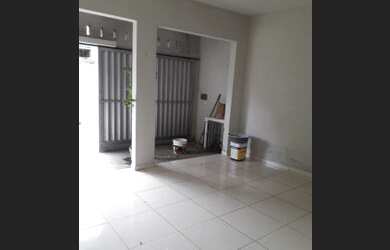 Imagem: A casa possui 3 Dormitórios, 2 Banheiros e 1 Vaga na garagem