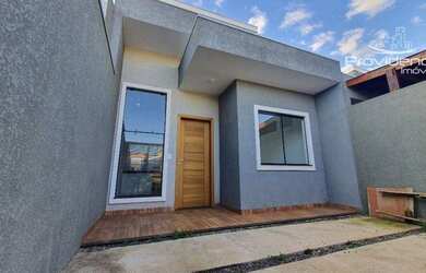 Imagem: A casa possui 2 Dormitórios, 1 Banheiro, 2 Vagas na garagem