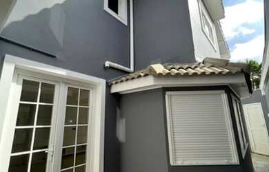 Imagem: A casa em condomínio possui 4 Dormitórios, 5 Banheiros, 5