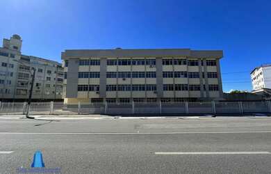 Imagem: O apartamento e possui 1 Dormitório, Suítes, 1 Banheiro