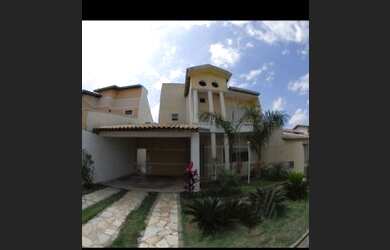 Imagem: A casa em condomínio possui 3 Dormitórios, 3 Banheiros, 4