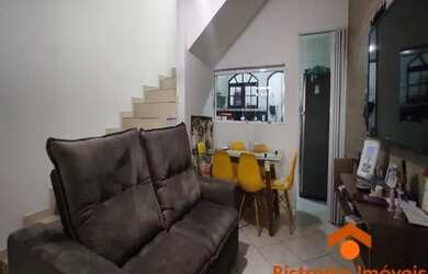 Imagem: A casa possui 2 Dormitórios, 3 Banheiros, 1 Vaga na garagem