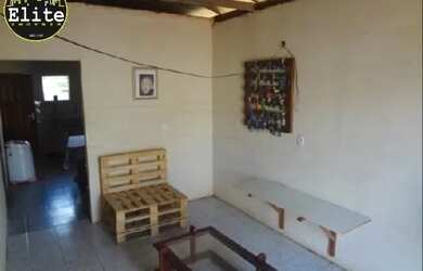 Imagem: A casa possui 2 Dormitórios, 2 Banheiros, 1 Vaga na garagem