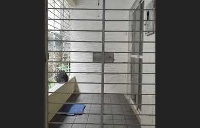 Imagem: A casa possui 3 Dormitórios, 1 Banheiro e está localizado