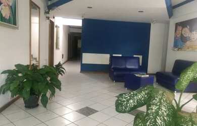 Imagem: O apartamento possui 1 Dormitório, 1 Banheiro, 1 Vaga na garagem