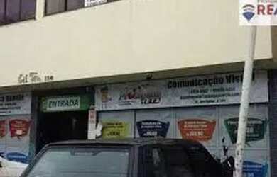 Imagem: O depósito possui 4 Vagas na garagem, 600m² de Área e está