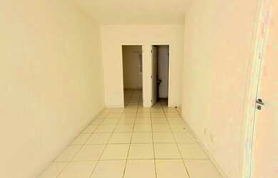 Imagem: A casa em condomínio possui 3 Dormitórios, 1 Banheiro, 1 Vaga