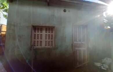 Imagem: A casa possui 4 Dormitórios, 1 Banheiro e está localizado