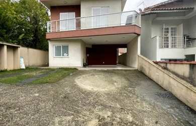 Imagem: A casa em condomínio possui 4 Dormitórios, 5 Banheiros, 4