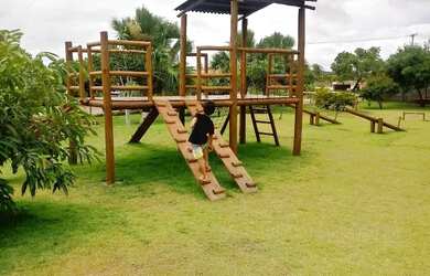 Imagem: A casa em condomínio possui 3 Dormitórios, 2 Banheiros, 5