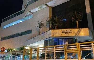 Imagem: O apartamento possui 2 Dormitórios, 2 Banheiros, 2 Vagas na