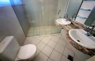 Imagem: A casa possui 4 Dormitórios, 3 Banheiros, 4 Vagas na garagem