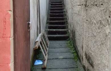 Imagem: A casa possui 1 Dormitório, 1 Banheiro e está localizado