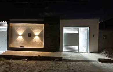 Imagem: A casa possui 3 Dormitórios, 4 Banheiros, 2 Vagas na garagem