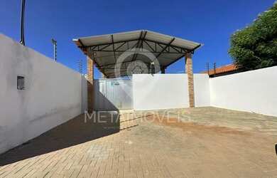 Imagem: A casa possui 5 Dormitórios, 5 Banheiros, 3 Vagas na garagem