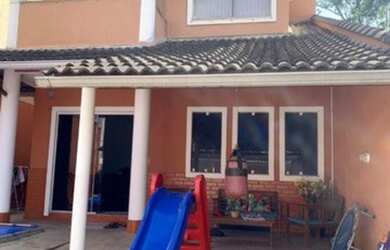 Imagem: A casa em condomínio possui 3 Dormitórios, 3 Banheiros, 2