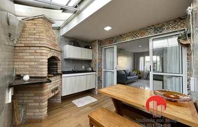 Imagem: A casa em condomínio possui 3 Dormitórios, 3 Banheiros, 2