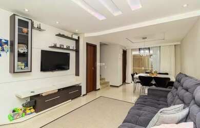 Imagem: A casa possui 3 Dormitórios, 2 Banheiros, 2 Vagas na garagem