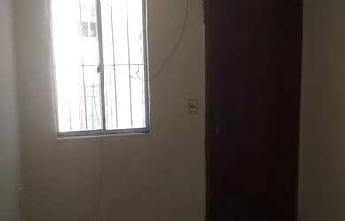 Imagem: O apartamento possui 3 Dormitórios, 1 Banheiro, 1 Vaga na garagem