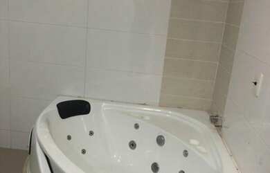 Imagem: A casa em condomínio possui 4 Dormitórios, 5 Banheiros, 4