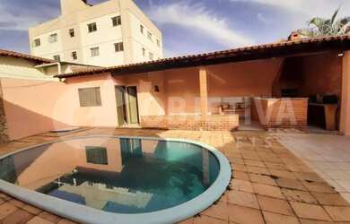 Imagem 2: Casa para aluguel, 3 quartos, 1 suíte, 3 vagas, SANTA MONICA - UBERLANDIA/MG