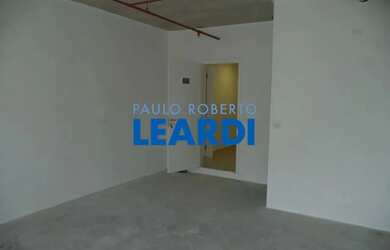 Imagem: O depósito possui 1 Vaga na garagem, 36m² de Área e está