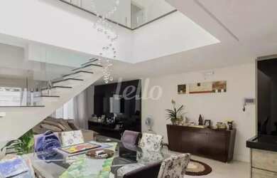 Imagem: A casa possui 5 Dormitórios, 3 Banheiros, 3 Vagas na garagem