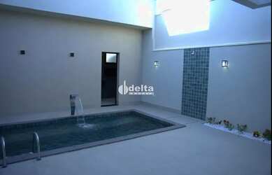 Imagem: A casa em condomínio à venda possui 3 Dormitórios, 5 Banheiros