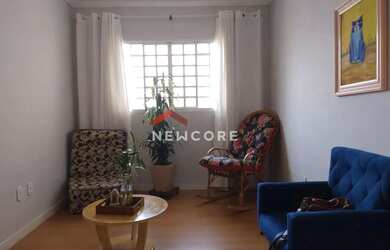 Imagem: A casa possui 2 Dormitórios, 3 Banheiros, 2 Vagas na garagem