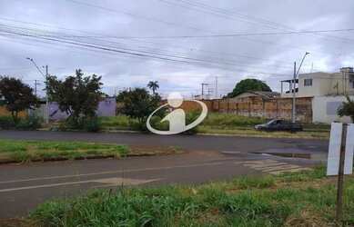 Imagem: O terreno possui 250m² de Área e está localizado em Morumbi