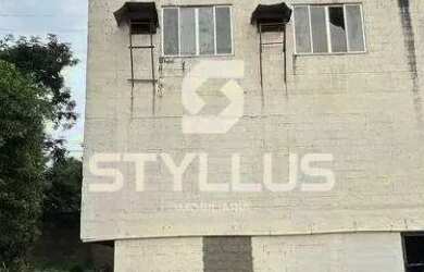 Imagem: O depósito possui 5 Vagas na garagem, 730m² de Área e está