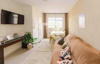 Imagem: A casa possui 2 Dormitórios, 2 Banheiros, 2 Vagas na garagem