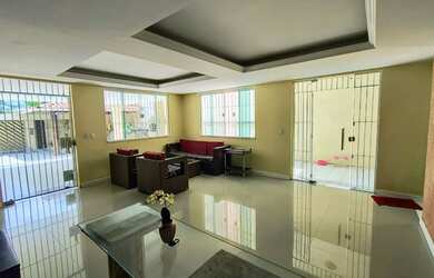 Imagem: A casa possui 4 Dormitórios, 5 Banheiros, 3 Vagas na garagem