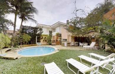 Imagem: A casa em condomínio possui 4 Dormitórios, 3 Banheiros, 4