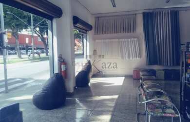 Imagem: O depósito possui 400m² de Área e está localizado em Jardim