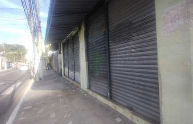 Imagem: A casa possui 4 Dormitórios, 3 Banheiros, 5 Vagas na garagem