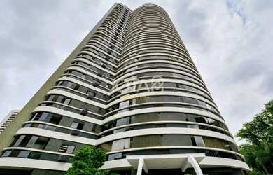 Imagem: O apartamento possui 3 Dormitórios, 5 Banheiros, 4 Vagas na