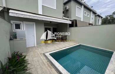 Imagem: A casa em condomínio possui 4 Dormitórios, 4 Banheiros, 2