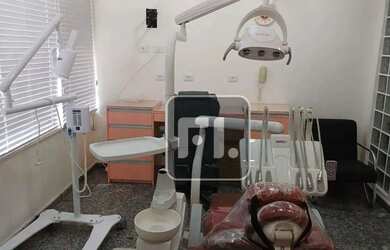 Imagem: O depósito possui 1 Vaga na garagem e 32m² de Área e está