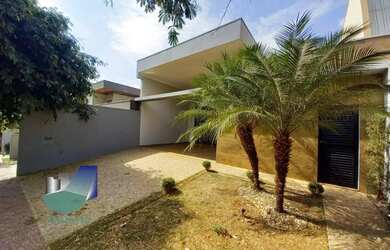 Imagem: A casa em condomínio possui 3 Dormitórios, 2 Banheiros, 146m²