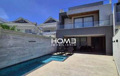 Imagem: A casa em condomínio possui 5 Dormitórios, 5 Banheiros, 3